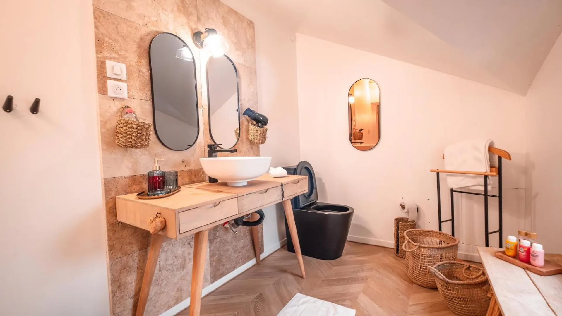 Appartement Le Duplex - Clim - Parking - Wifi à Montauban