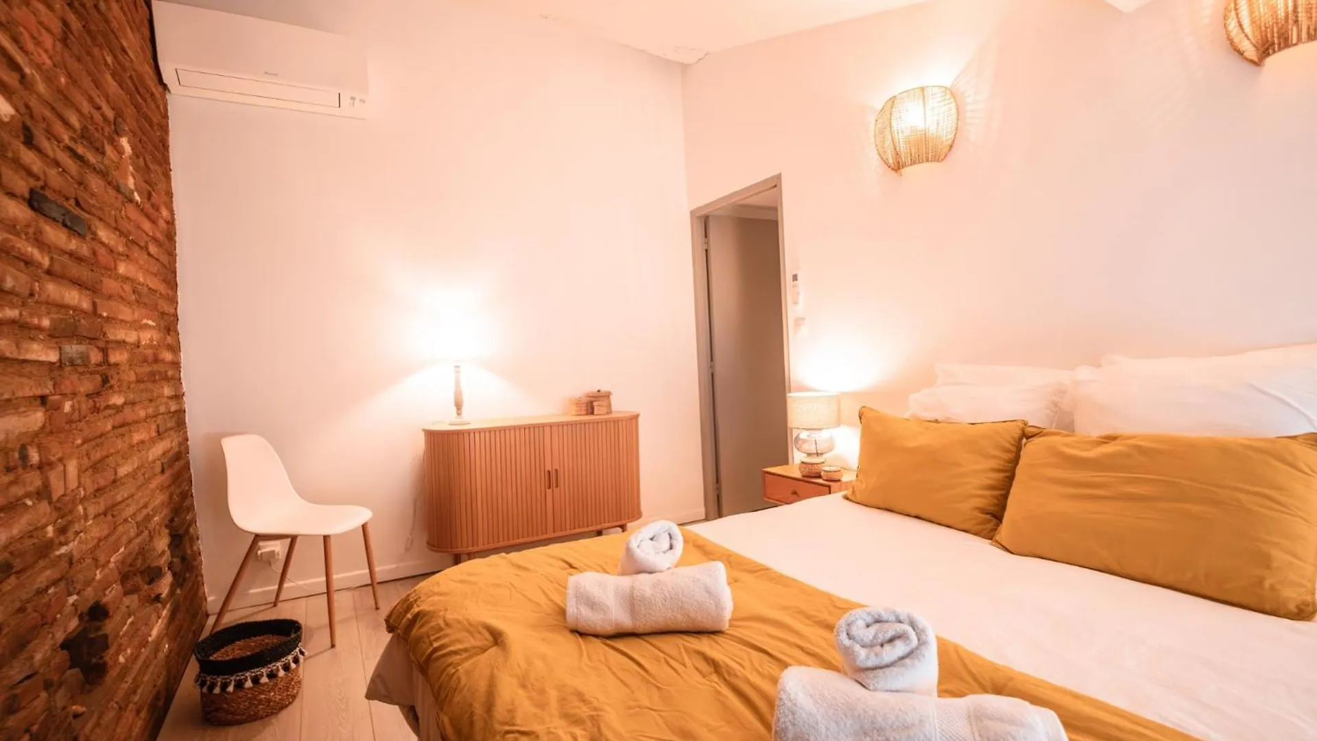 Appartement Le Duplex - Clim - Parking - Wifi à Montauban