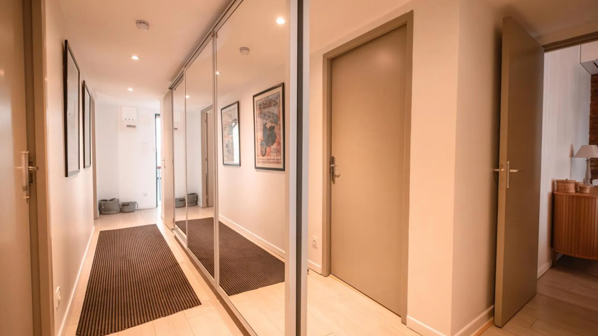 Appartement Le Duplex - Clim - Parking - Wifi à Montauban France