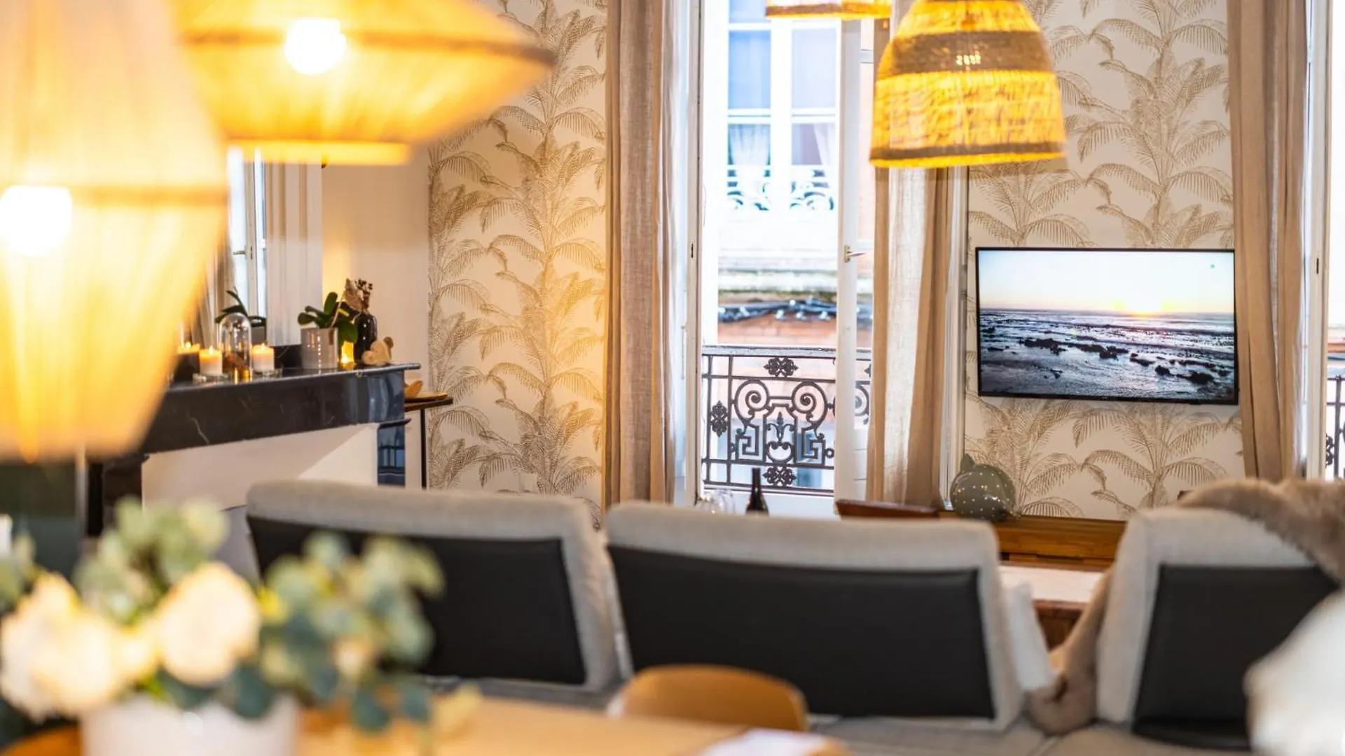 Appartement Le Duplex - Clim - Parking - Wifi à Montauban 0*,  France