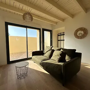 Appartement La Halte Occitane - Classe 3 Etoiles - Pour 6 Personnes, 3 Chambres, Parking, Terrasse, Inclus, Montauban